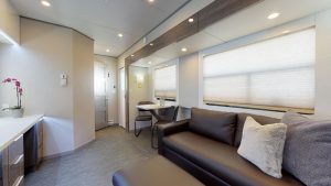 vogue-2-room-star-trailerVogue-S1-Lounge1