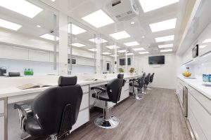 vogue-6-station-w-vip-lounge-5-Station-Makeup-and-Lounge-5-Station-makeup-1