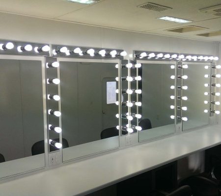 4-station-makeup-wardrobe-trailer-w-restrooms-IMAG2066