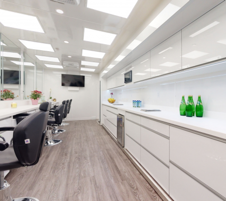 5-Station-Makeup-and-Lounge-5-Station-makeup1-KKPS