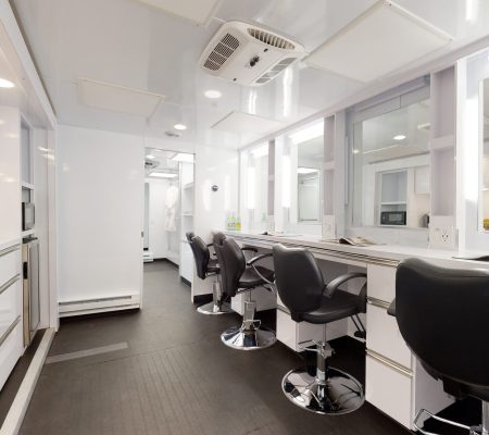 5MUWS-2-Wardrobe-Make-up-Make-Up