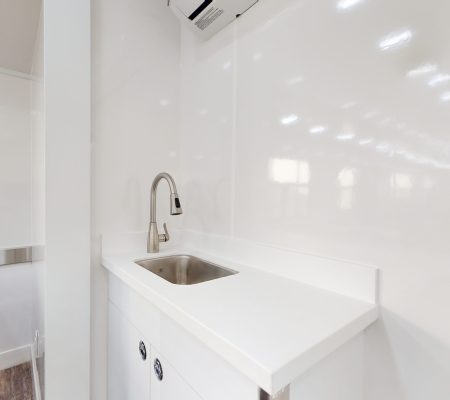 bathroom-Snackbox-lunchbox-style-open-trailer-king-kong-production-vehicles