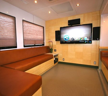 inside-Solar-Hybrid-Production-Trailer-evergreen-2-king-kong-production-vehicles