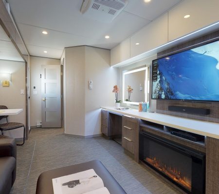 vogue-2-room-star-trailerVogue-S2-Lounge-TV