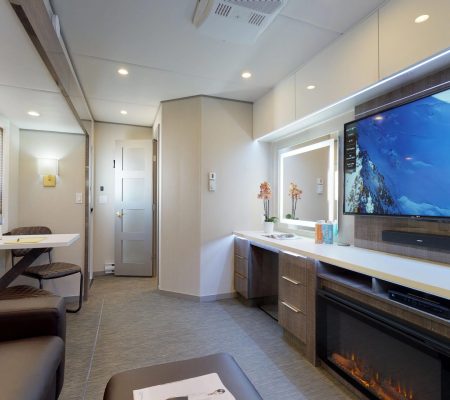 vogue-2-room-star-trailerVogue-S2-LoungeTV