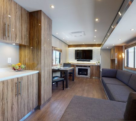 vogue-35-star-trailerV1RM-01-Vogue-Lounge
