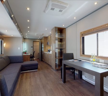 vogue-35-star-trailerV1RM-01-Vogue-Lounge1