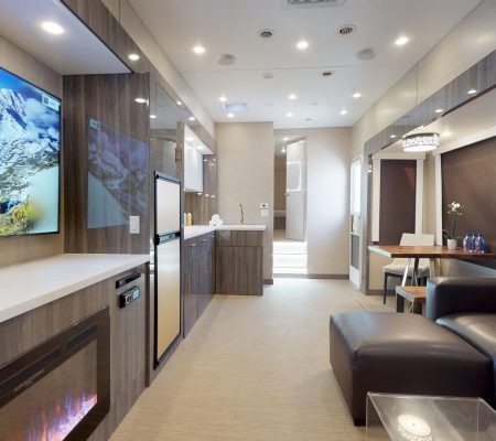 vogue-45-star-trailerTrailer-LoungeKitchen